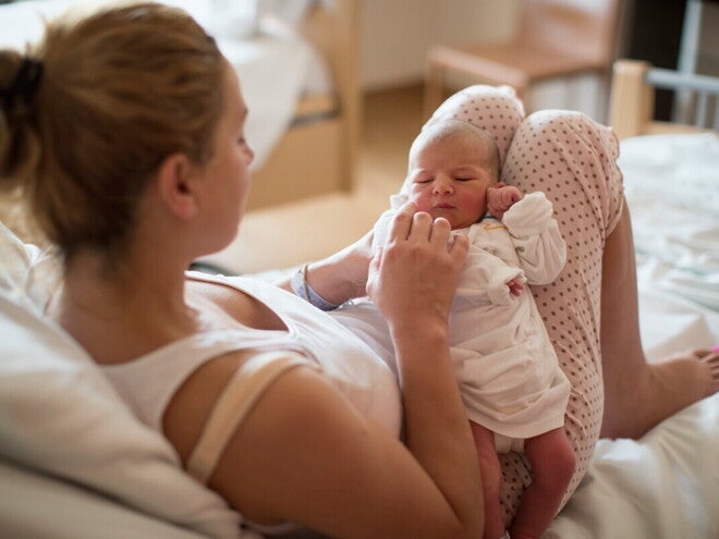 CRO Prehrana prijevremeno rođenih beba - Potpuni vodič za majke