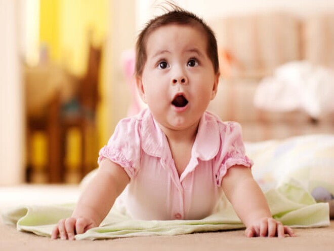 Beba na trbuhu za vrijeme provođenja tummy timea Beba na trbuhu za vrijeme provođenja tummy timea