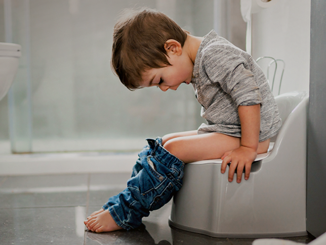 Proljev kod beba: simptomi, trajanje i što dati bebi